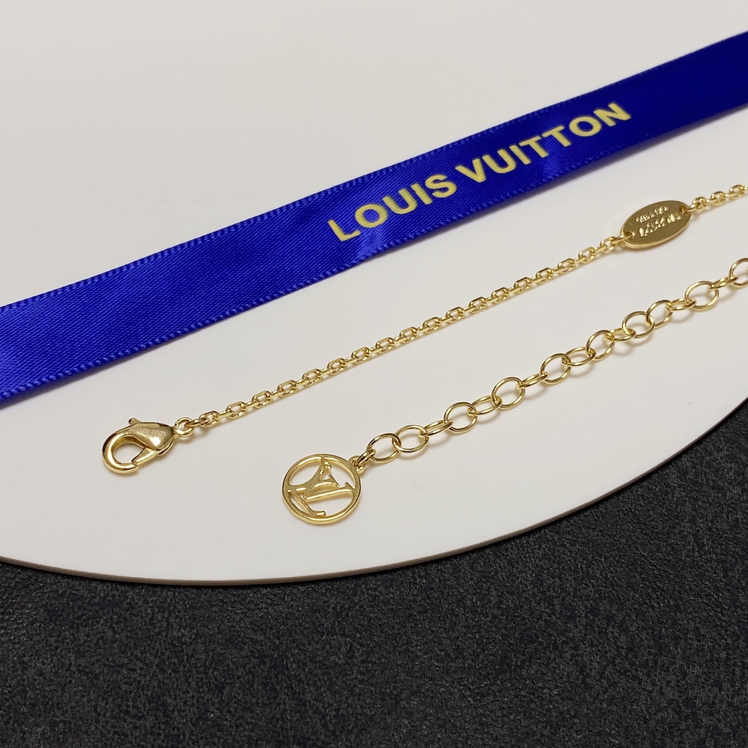 LV Letter Necklace Gold For Women Member of MassTone